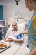 hc20-scannen-van-patientenpolsbandje-om-juiste-maaltijd-te-bevestigen