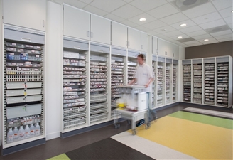 medicatiekasten-in-beatrixoord-apotheek-voor-medicijndistributie