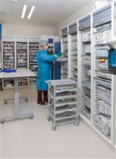 medicatiekasten-in-een-umcg-satelliet-apotheek