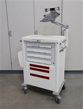 medicijncassette-in-medische-ladewagen-met-laptophouder