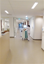 Medische IT-wagen in gebruik in Erasmus-MC Rotterdam